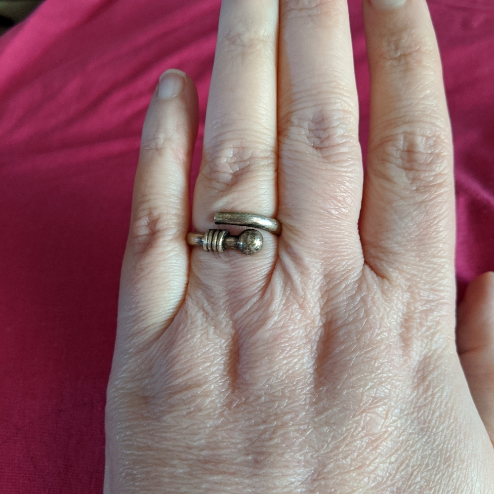 $15 VINTAGE Unique Silver Ring